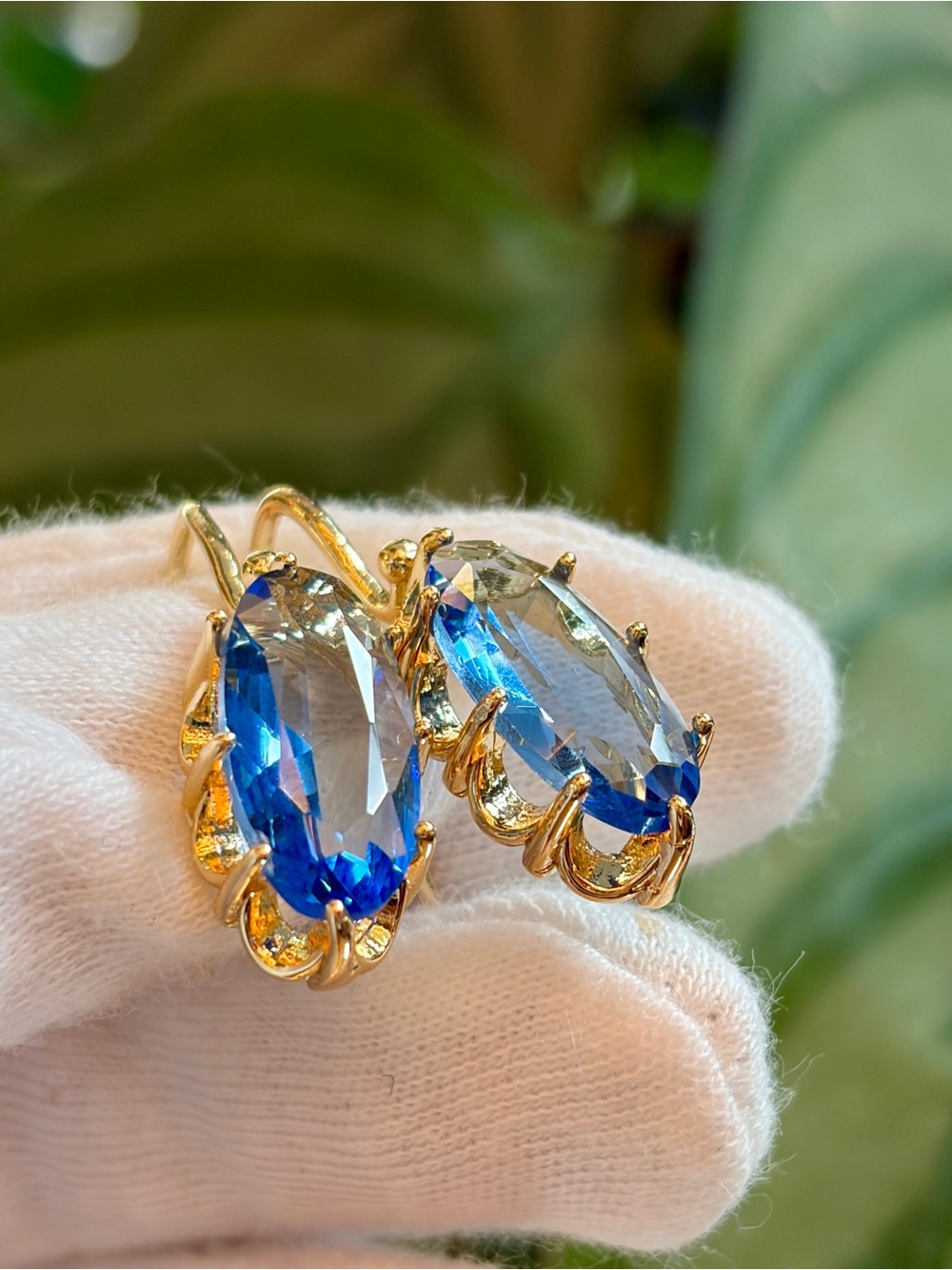 New Gold Tone Elegant Elongated Oval blue CZ Dangling Hoop Earrings